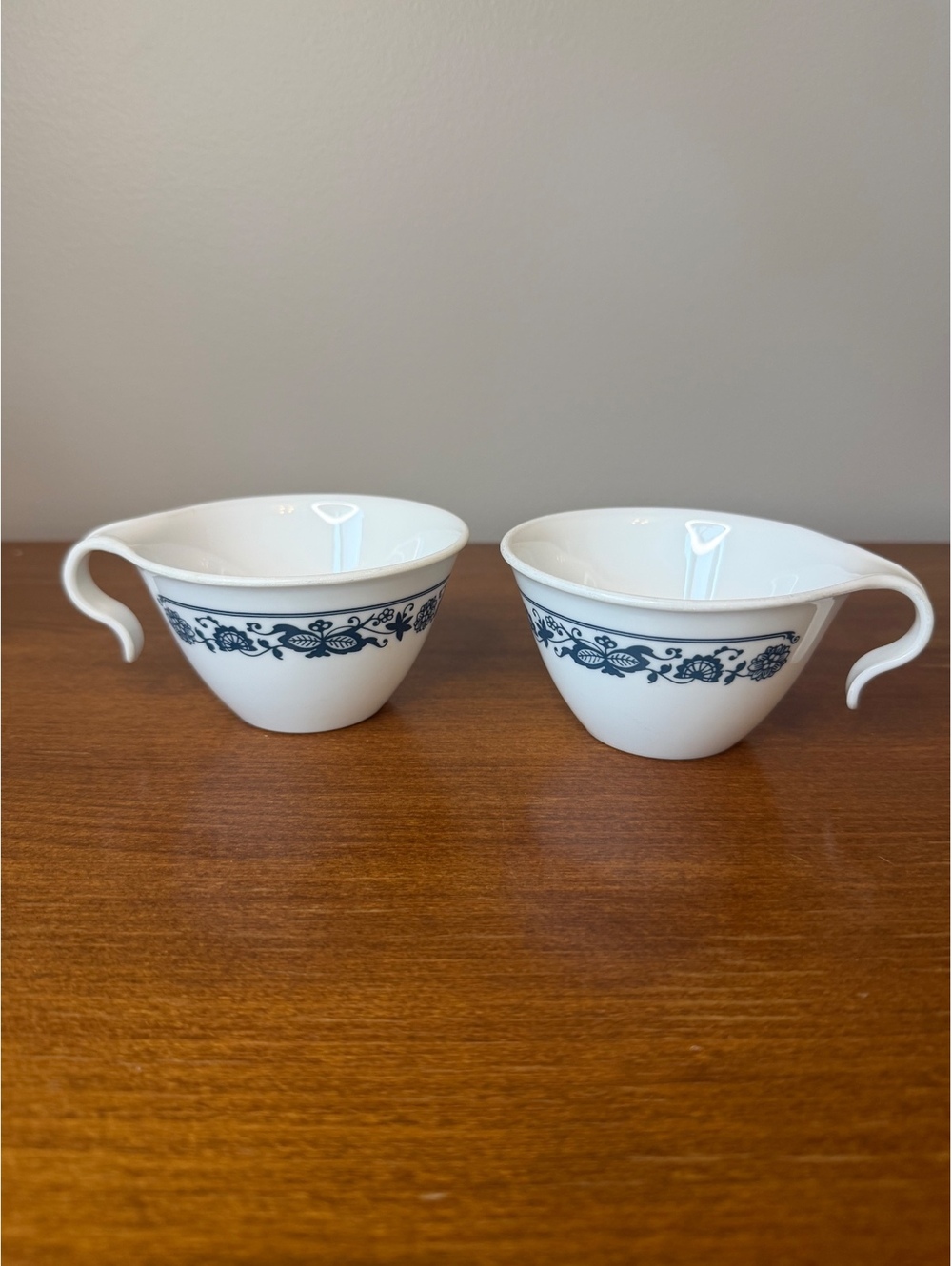 Corelle Old Town Blue open hook tea/coffee cups set of 2